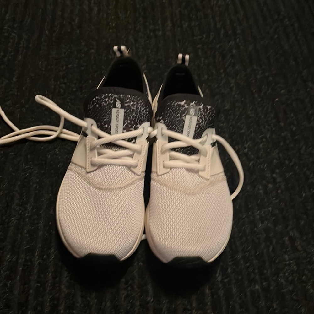 New balance sneakers size 8